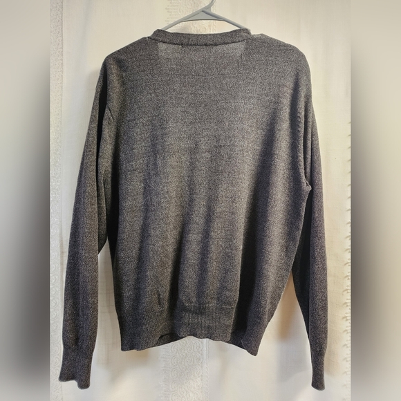 Geoffrey Beene Cardigan, Men's Med, Dark Gray, & Light Gray Checkered Cardigan - Picture 2 of 5